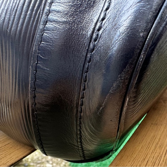 LOUIS VUITTON Epi Noe Shoulder Bag Black M44002 LV Auth 100845 - Picture 14 of 16